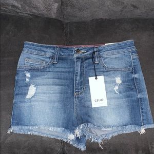 Cello jean shorts, size L.